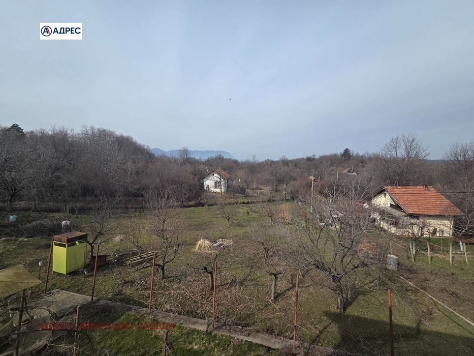 Къща в Враца-Студентски град площ 110 цена 35000