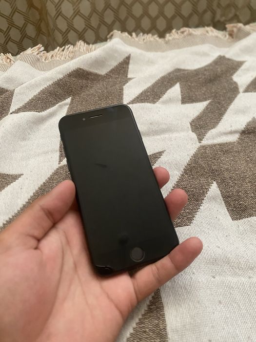 Продам iphone SE2
