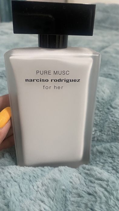 Парфюми пръскани няколко пъти