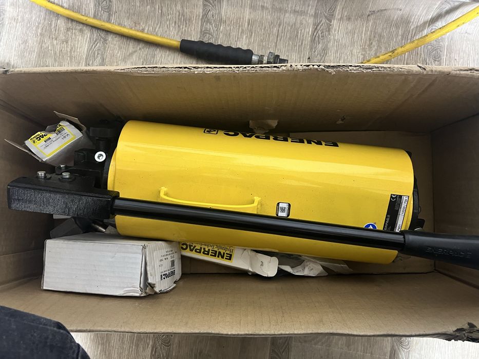Насос гидравлический ручной Enerpac