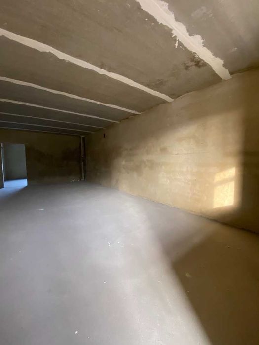 продам 2 комн квартиру в центре