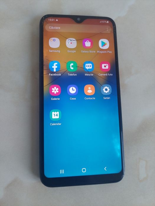 Vând Samsung Galaxy A20e [spart] dar [perfect funcțional] //poze reale