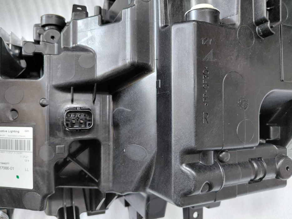 5А27986 Нов ОЕ Десен Фар Full LED BMW G05 X5 G06 X6