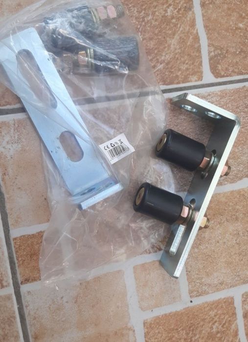 Vand poarta pe role completa doar sa o montati