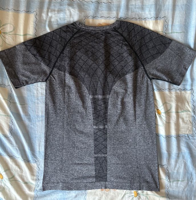2016 Devant Seamless tee