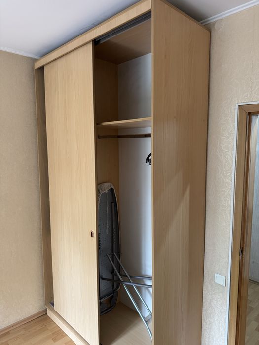 Срочно продам шкаф