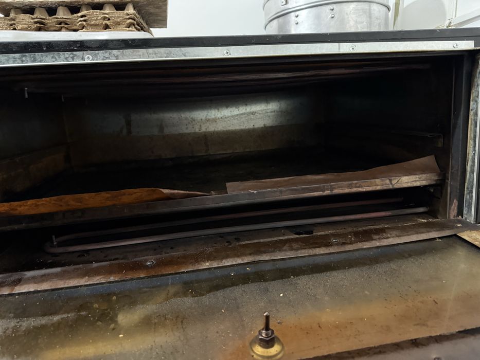 Духовка,самса пісіретін пеш