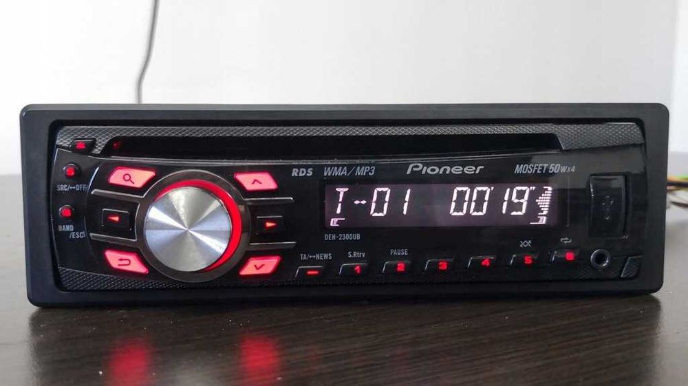 Pioneer DEH-2300UB CD плейър/тунер