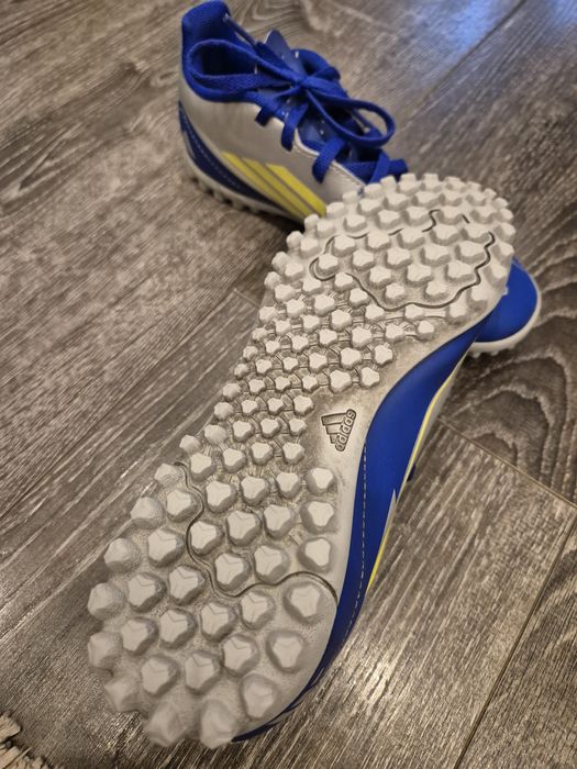 Детски футболни стоножки