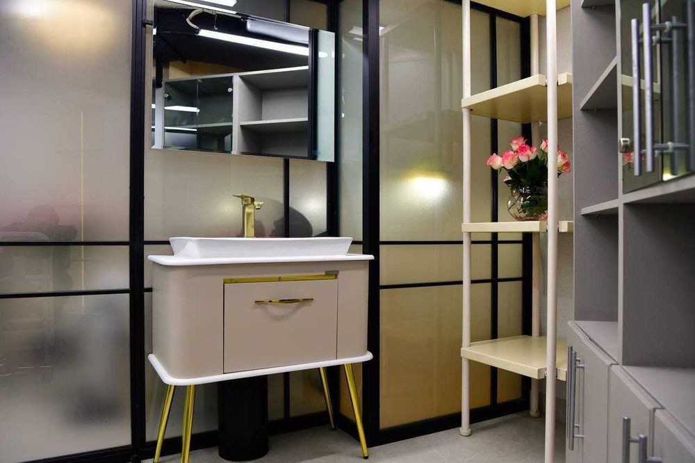 ПРОДАЕТСЯ КОММЕРЧЕСКОЕ ПОМЕЩЕНИЕ Яшнабадский район
ул. Махтумкули