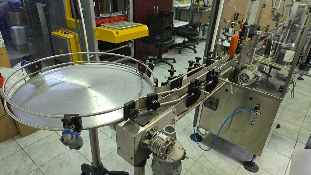 Vând Linie semiautomată Fabricație Miere și Produse Cosmetice