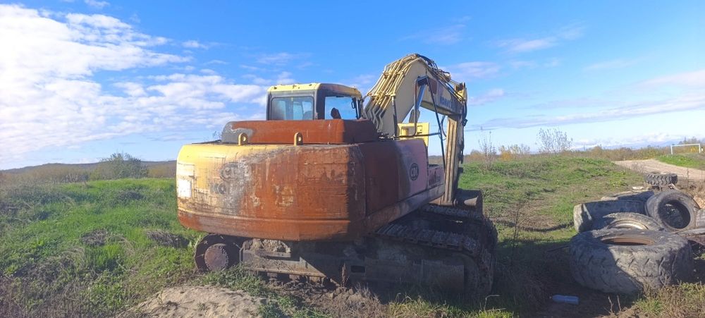 Dezmembrez Komatsu PC 200 PC 210 PC 230