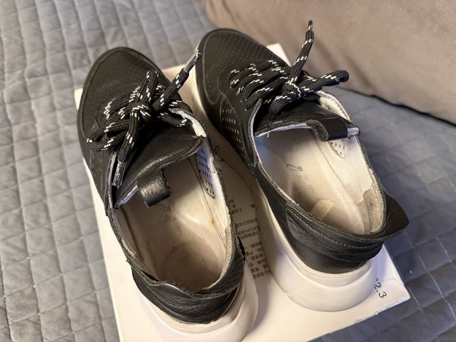 Кросовки кожаные, в отличном состоянии