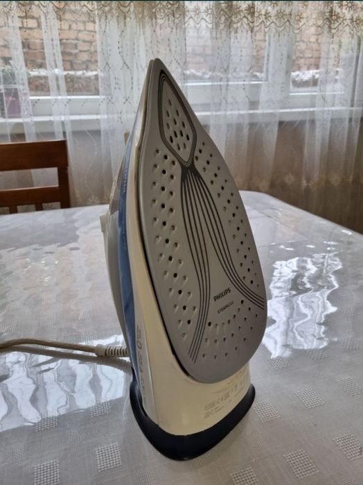 Продам б/у утюг Philips