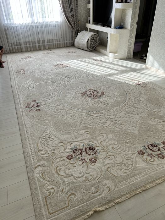 Кілем сатылады.