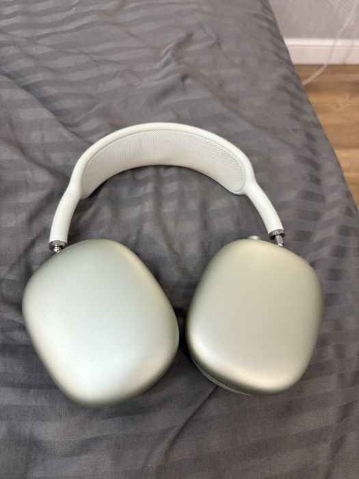 Продам AirPods Max