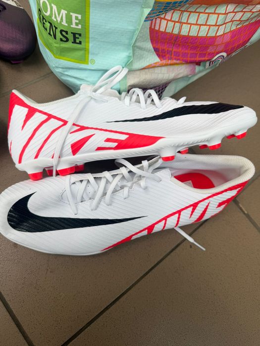 Ghete fotbal Noi originale diferite marimi si modele