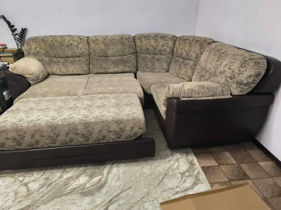 диван угловой большой раскладной  б/у