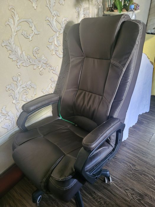 Продам кресло офисное