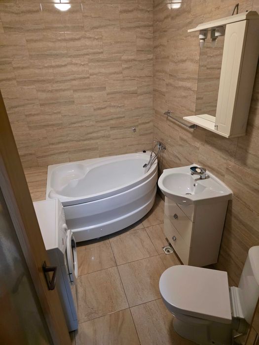 Inchiriez apartament cu o camera FLORESTI