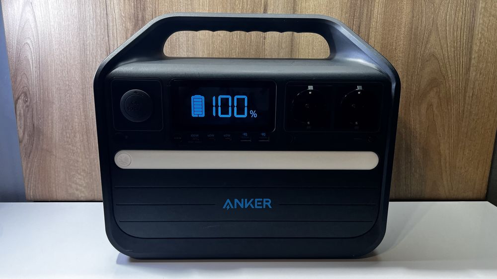 Преносима акумулаторна соларна стация Anker 555