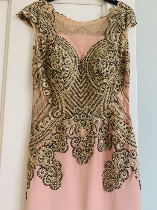 Женские платья