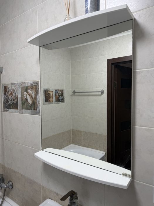 Продам тумбу и зеркало