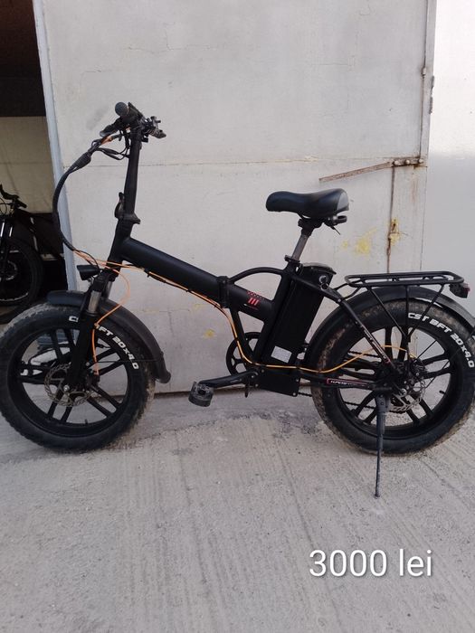 Vând  bicicletă  electrică