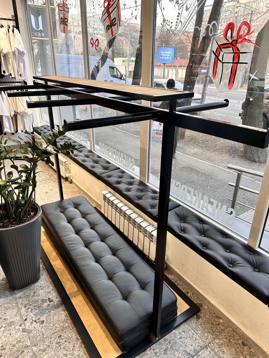 Продам стенд для одежды