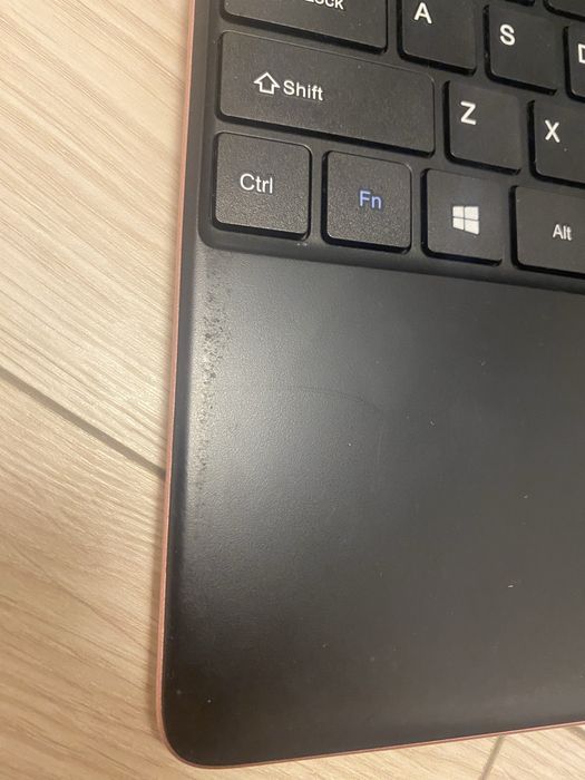 Laptop Myria 4GB RAM culoare roz