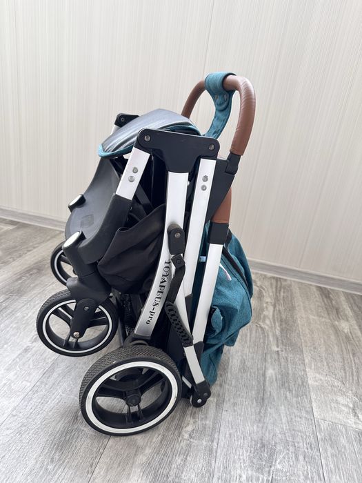 Коляска прогулочная