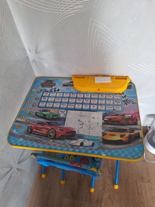 Продам детский стол и стул