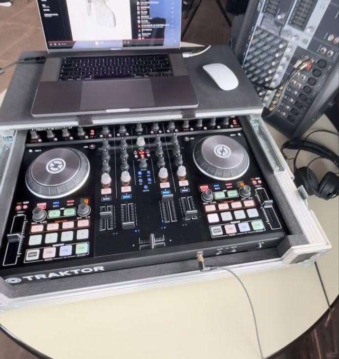 Vand Traktor Kontrol S4 MK2 (1450)+ Flight Case(350)