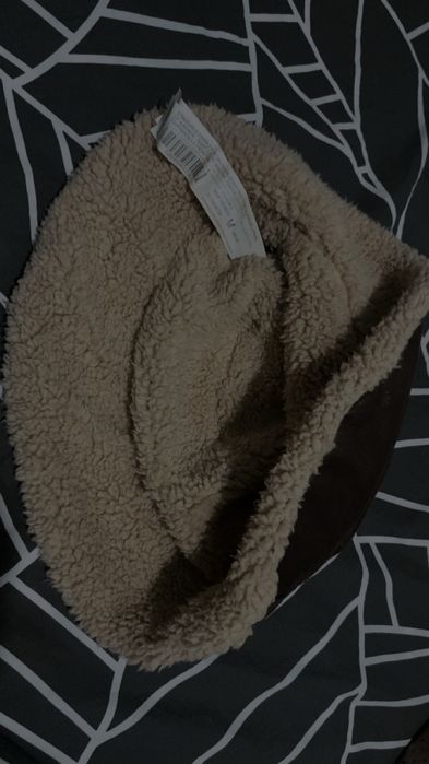 Дамска шапка Stradivarius