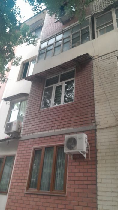 В ташкенте квартира 3комнатная кварти  2 этаж