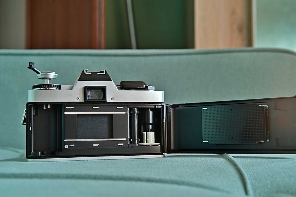 Minolta XG-1 + Obiectiv Tokina 35-70mm f.4