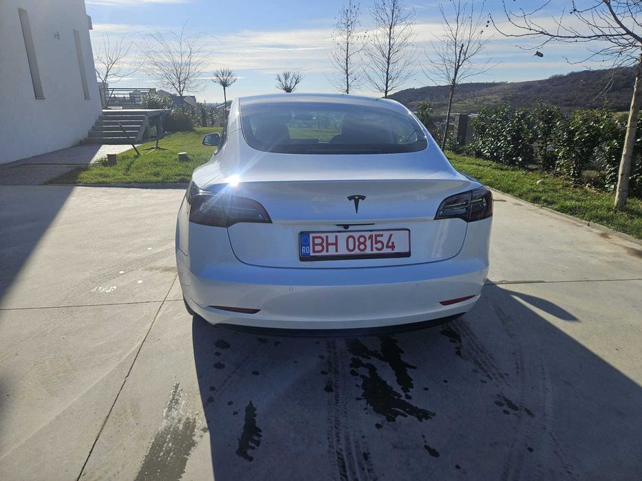 Tesla 3 standard range plus 2021