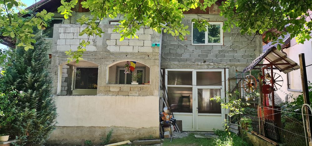 Casă de vânzare Zărnești și in Rate