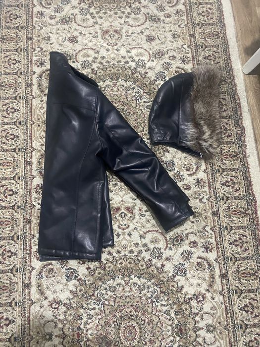 Кожанная куртка с капюшоном