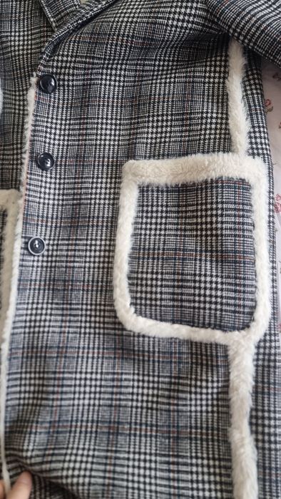 Пальто мехли Брендовий Хитой М размер озгина кийилган Уступка есть