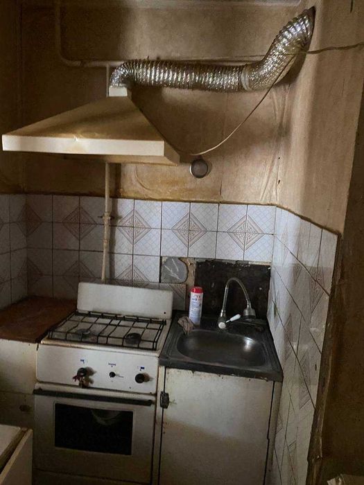 Продается квартира на первом этаже 2+1 как трехкомнатная: 33 000 у.е ...