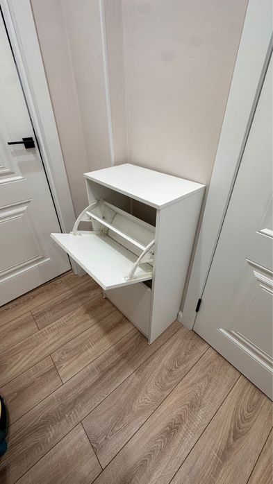 Обувница от IKEA.