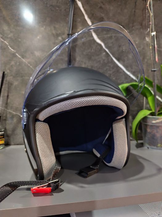 Продам шлем для скутера новые