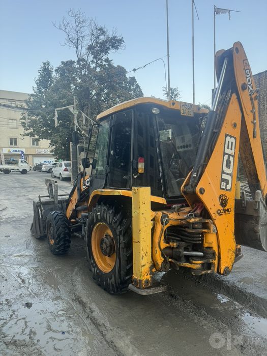 JCB 3CX | 2018 год | 12 600 м/ч | Отличное рабочее состояние