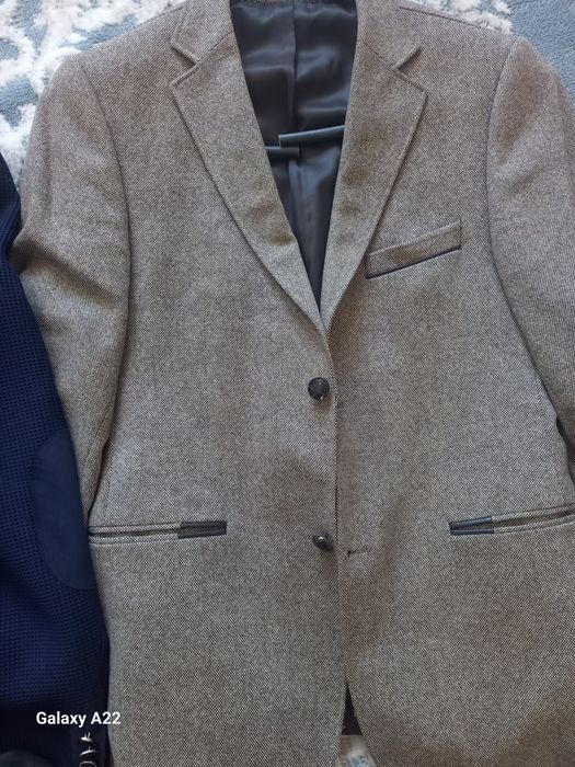 Пиджаки и пальто срочно продаю