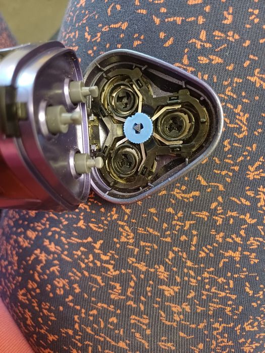 Aparat de ras barbati