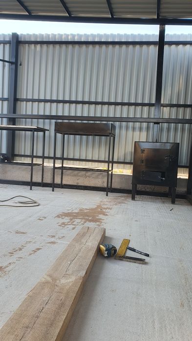 Продам мангал. Столик и печку.