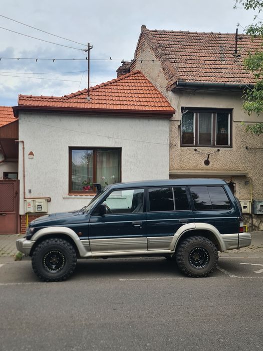 Mitsubishi Pajero 2.8  Lung Autoutilitară 4 locuri