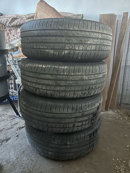 Vand jante mercedes cu anvelope de vara pirelli