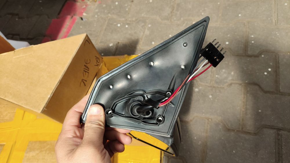 Мерс боковое зеркало 124,190,202